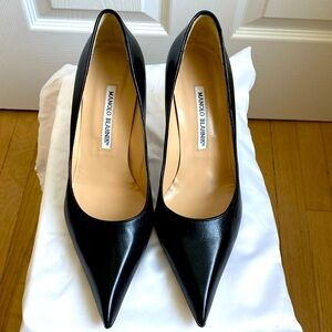Manolo Blahnik Black Pointed Toe Pumps